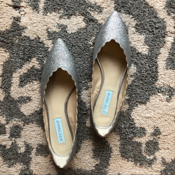 betsey johnson silver flats